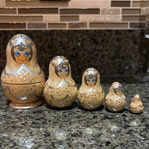 Vintage hand painted Russian nesting dolls (5)